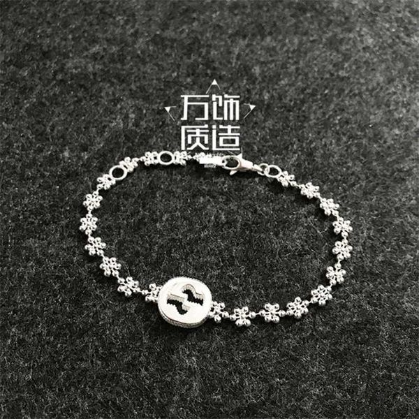 2023 new designer jewelry bracelet necklace ring interlocking bracelet round bead small snowflake 925 sterling women's flower hand deco, Black
2023 new designer jewelry bracelet necklace ring interlocking bracelet round bead small snowflake 925 sterling women's flower hand deco, Black