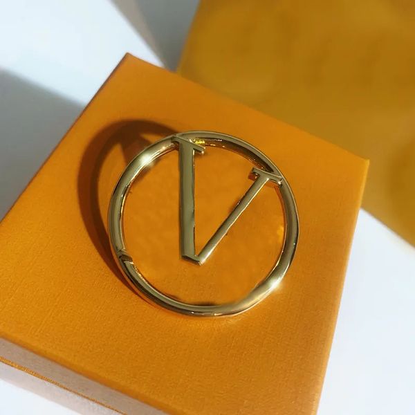 Luxury Fashion Designer Simple Letter Brooch Men's and Women's Clothing Hundred Gold Brooch Classic Brand Brooch Set Party Dress Jewelry
Luxury Fashion Designer Simple Letter Brooch Men's and Women's Clothing Hundred Gold Brooch Classic Brand Brooch Set Party Dress Jewelry