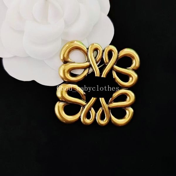Luxury Women Designer brooch Brand Letter Pins Brooch Designer Jewelry For Women Gold Broochs Mens Classic Brand Pin
Luxury Women Designer brooch Brand Letter Pins Brooch Designer Jewelry For Women Gold Broochs Mens Classic Brand Pin