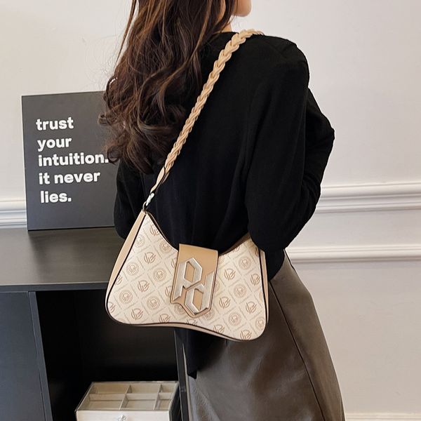 Sales factory ladies shoulder bags 4 colors niche Joker printed woven bag street trend letters leather women backpack personality silver buckle fashion handbag, Coffee
Sales factory ladies shoulder bags 4 colors niche Joker printed woven bag street trend letters leather women backpack personality silver buckle fashion handbag, Coffee