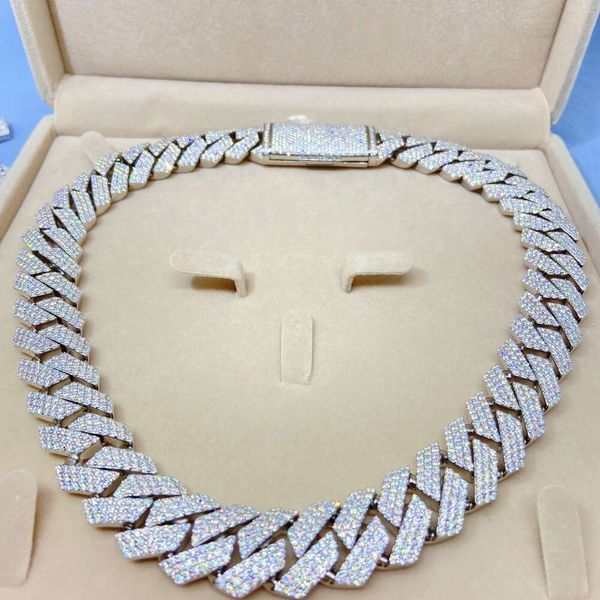 20Mm Width Three Rows Hand Setting Iced Moissanite Diamond Sier Hiphop Men Trendy Cuban Chain Necklace
20Mm Width Three Rows Hand Setting Iced Moissanite Diamond Sier Hiphop Men Trendy Cuban Chain Necklace