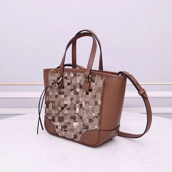 Bag Women's Makeup Bag Classic Handbag Fashion Bag High Quality Essential for Going Out, Suitable for Multiple Occasions
Bag Women's Makeup Bag Classic Handbag Fashion Bag High Quality Essential for Going Out, Suitable for Multiple Occasions