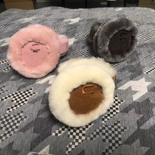 2023 Luxury Fashion Designer Autumn and Winter Cashmere Ear Warmer Earmuffs for Men and Women Cute Coldproof Ear Wraps Running Antiperspirant Hat Accessories
2023 Luxury Fashion Designer Autumn and Winter Cashmere Ear Warmer Earmuffs for Men and Women Cute Coldproof Ear Wraps Running Antiperspirant Hat Accessories