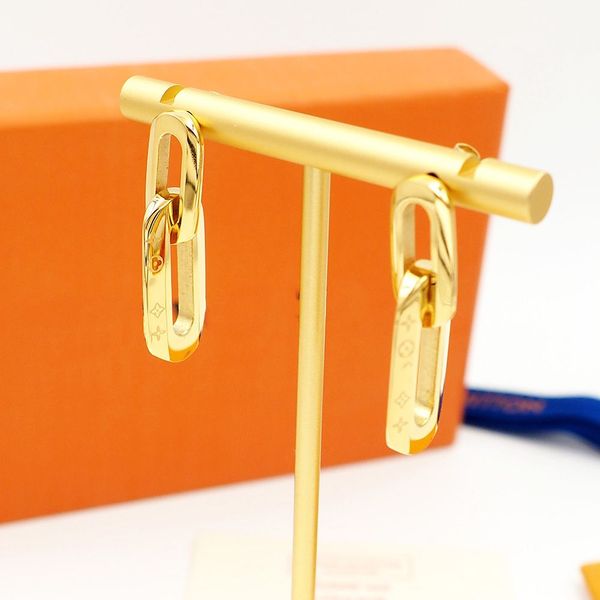 Luxury Fashion Designer Women's Hip Hop Trend Stud Earrings Vintage Earrings Chain Design Punk Style Simple Earrings High Quality Christmas Birthday Gift
Luxury Fashion Designer Women's Hip Hop Trend Stud Earrings Vintage Earrings Chain Design Punk Style Simple Earrings High Quality Christmas Birthday Gift