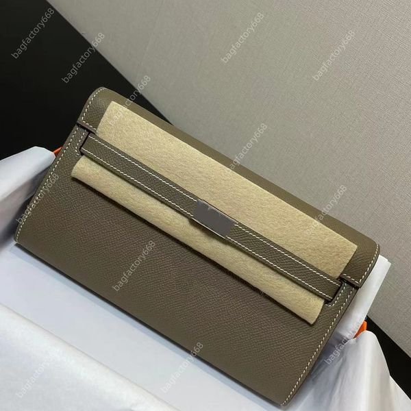 TOP womens luxurys designers bags messenger handbag high quality epsom skin Fashion crossbody bag Small Brown Luxury Bag Free postage for gift box packaging wallet
TOP womens luxurys designers bags messenger handbag high quality epsom skin Fashion crossbody bag Small Brown Luxury Bag Free postage for gift box packaging wallet