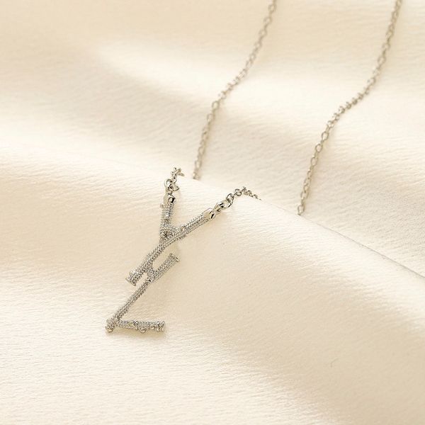 Designer Jewerly Necklaces Charm Womens Pendant Necklace Letter Brand Chain Classic Fashion 18k Gold Plated Gift
Designer Jewerly Necklaces Charm Womens Pendant Necklace Letter Brand Chain Classic Fashion 18k Gold Plated Gift