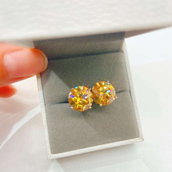 Rare Color Fashion Earring Sterling Sier S VVS Champagne Moissanite Women Stud Earrings
Rare Color Fashion Earring Sterling Sier S VVS Champagne Moissanite Women Stud Earrings