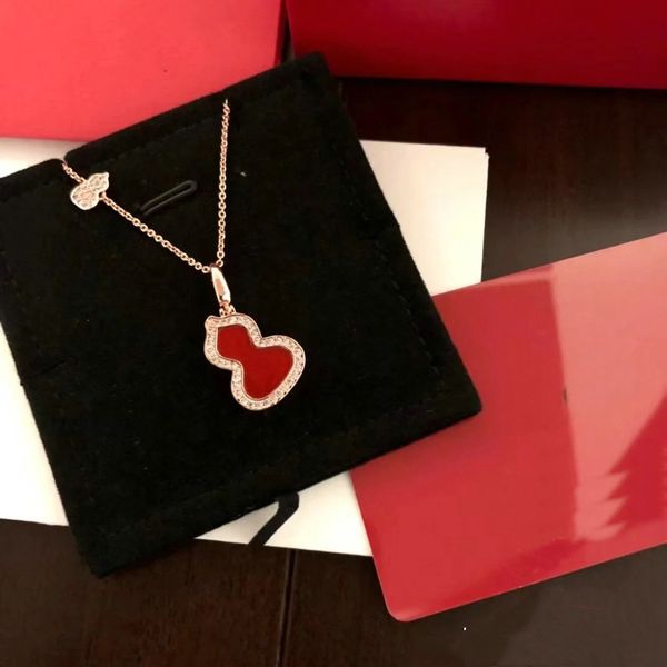 luxury necklace womens necklaces designer jewelry woman gourd shaped 18K rose gold red agate diamond chains jewelrys designers lady girl birthday party gift
luxury necklace womens necklaces designer jewelry woman gourd shaped 18K rose gold red agate diamond chains jewelrys designers lady girl birthday party gift