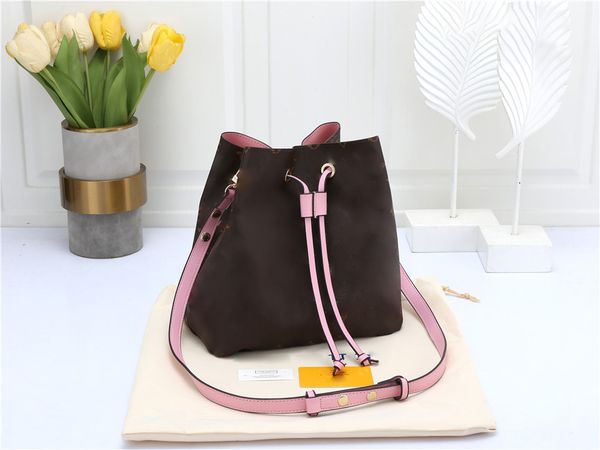 Classic style luxury designers Bucket Shoulder Bags flower Purses Women Tote Brand Letter Genuine Leather Handbags crossbody bag L44022, Q7
Classic style luxury designers Bucket Shoulder Bags flower Purses Women Tote Brand Letter Genuine Leather Handbags crossbody bag L44022, Q7