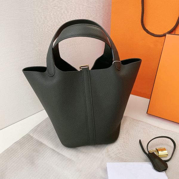 

2023 Luxury tote bag designer bag Simple lightweight wear-resistant bag Handmade leather vegetable basket Classic leather lychee designer handbag 006, #6