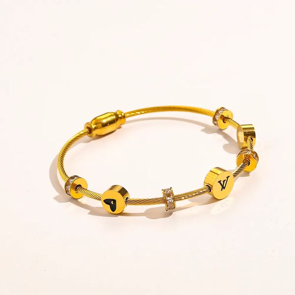 Luxury fashion brand designer men's and women's bracelets classic style gold bracelet couple models ladies jewelry exquisite simple high quality Christmas gift
Luxury fashion brand designer men's and women's bracelets classic style gold bracelet couple models ladies jewelry exquisite simple high quality Christmas gift