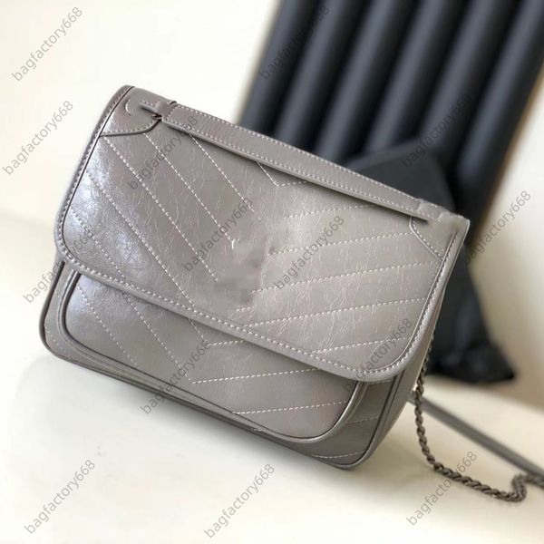 

10A TOP womens luxurys designers bags messenger handbag high quality Fashion saddle bag 28cm medium lady crossbody bag With box Y033 Black genuine leather chain bag