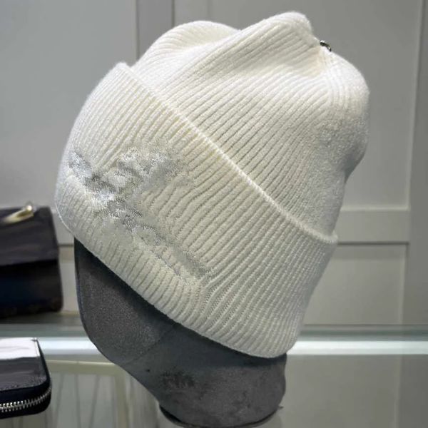 Luxury brand designer men and women wool padded knit cap warm fashion simple high-end winter wool cap cross pattern couple models knit cap winter outdoor essentials, Fluorescent color
Luxury brand designer men and women wool padded knit cap warm fashion simple high-end winter wool cap cross pattern couple models knit cap winter outdoor essentials, Fluorescent color