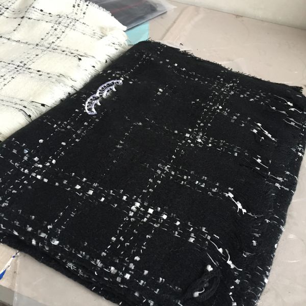 High-end quality luxury fashion autumn and winter ladies new scarf plaid scarf monogram brand designer scarf shawl suitable for men and women to keep warm
High-end quality luxury fashion autumn and winter ladies new scarf plaid scarf monogram brand designer scarf shawl suitable for men and women to keep warm