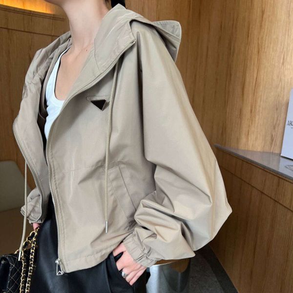 Women Jacket 2023 Autumn/Winter New Triangle Brand Breast Needle Embroidery Decoration Hooded Windbreaker Coat Fashion Versatile, Black
Women Jacket 2023 Autumn/Winter New Triangle Brand Breast Needle Embroidery Decoration Hooded Windbreaker Coat Fashion Versatile, Black