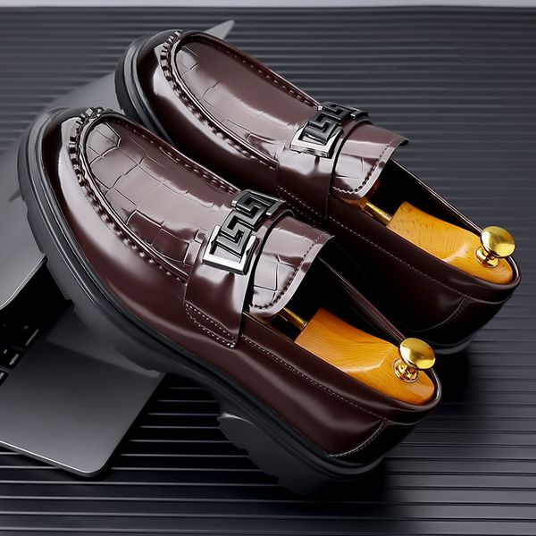 

Designer Luxury Wedding Dress Shoes Casual Men Loafers New Big Size Lazy Peas shoes Embroidery Moccasins Shoes Suede Leather shoes, Black