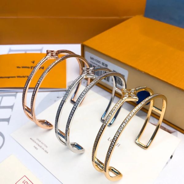Luxury fashion designer men's women's exquisite hundred bracelets with diamonds open bracelet women's high-end jewelry couple models Christmas gift
Luxury fashion designer men's women's exquisite hundred bracelets with diamonds open bracelet women's high-end jewelry couple models Christmas gift