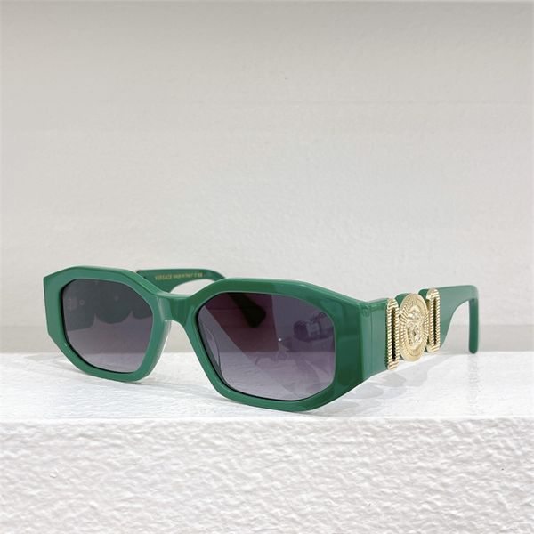 Mens and Womens Designer Sunglasses Luxury Sunglasses Retro Classic Retro Full Frame Brand Polarized Fashion Goggles Driving Glasses Color of Your Choice with
Mens and Womens Designer Sunglasses Luxury Sunglasses Retro Classic Retro Full Frame Brand Polarized Fashion Goggles Driving Glasses Color of Your Choice with