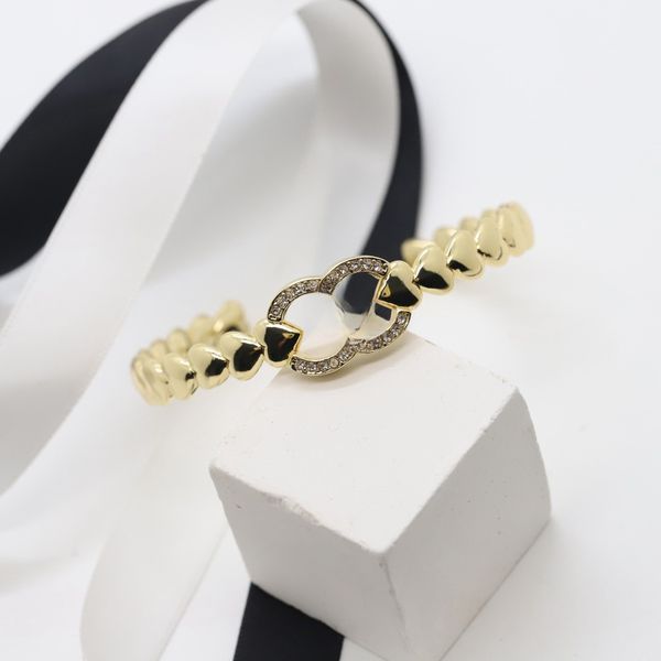Fashion Double Letter Bracelet Vintage Fashion Diamond Inlaid Brass Leather Rope Bracelet Light Luxury Small Fragrance Wind Fashion Women's Bracelet
Fashion Double Letter Bracelet Vintage Fashion Diamond Inlaid Brass Leather Rope Bracelet Light Luxury Small Fragrance Wind Fashion Women's Bracelet
