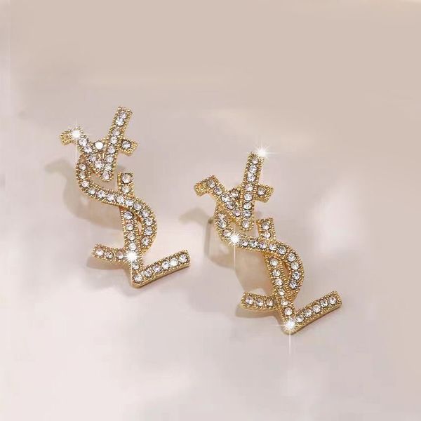 Elegant 18K Gold Silver Plated Austrian Crystal Alphabet Letter Stud Earrings for Women European Popular Designer Earrings Fashion Earrings Jewelry Gift
Elegant 18K Gold Silver Plated Austrian Crystal Alphabet Letter Stud Earrings for Women European Popular Designer Earrings Fashion Earrings Jewelry Gift