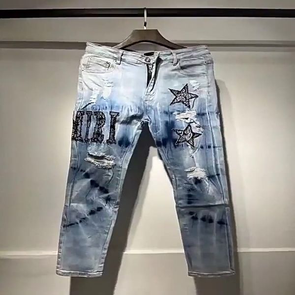 American Men's Fashion Stretch Slim Fit Pants Amiryes Embroidered Five Pointed Star Jeans Ripped Man Blue
American Men's Fashion Stretch Slim Fit Pants Amiryes Embroidered Five Pointed Star Jeans Ripped Man Blue