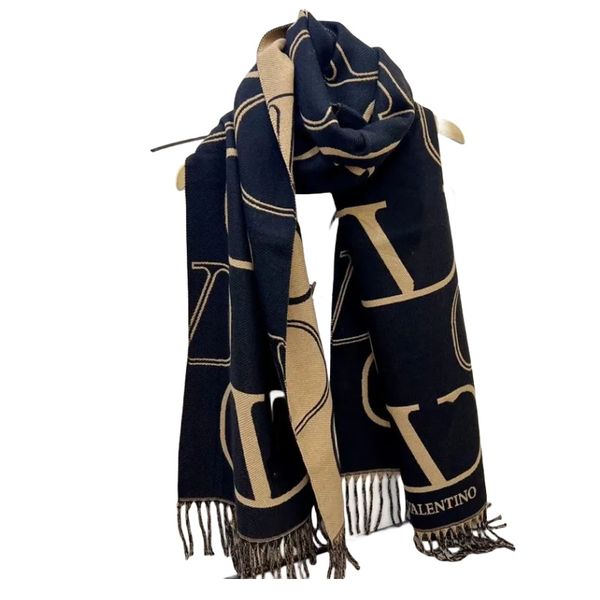 2023 Explosion Scarf Shawl High-end Designer Women's Cashmere Scarf Letter V Print Winter Outdoor Warm Scarf Shawl Men's Warm Long Shawl Luxury Fashion Casual Scarf
2023 Explosion Scarf Shawl High-end Designer Women's Cashmere Scarf Letter V Print Winter Outdoor Warm Scarf Shawl Men's Warm Long Shawl Luxury Fashion Casual Scarf