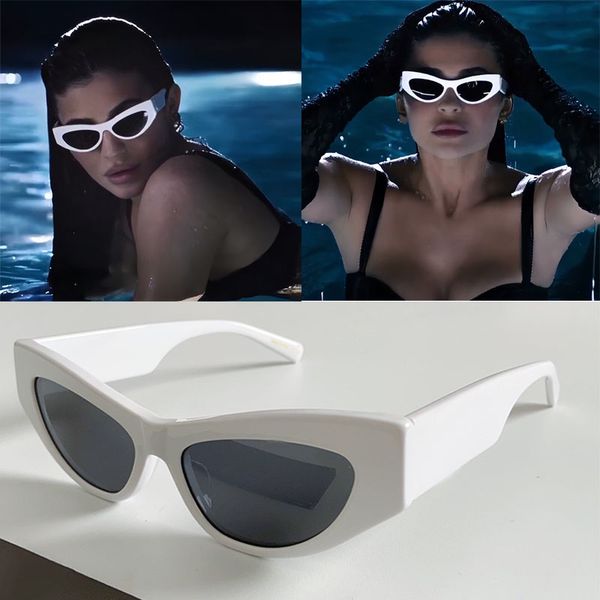Cats eye rectangular sunglasses acetate small frame temple with metal letter logo same style as celebrities sexy woman DG4450 multi-color fashionable Glasrai Sola
Cats eye rectangular sunglasses acetate small frame temple with metal letter logo same style as celebrities sexy woman DG4450 multi-color fashionable Glasrai Sola