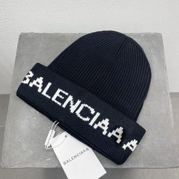 Paris famous designer autumn and winter solid color knit cap men and women with the same models luxury fashion pop knit cap couple hat New Year's gift, Grey
Paris famous designer autumn and winter solid color knit cap men and women with the same models luxury fashion pop knit cap couple hat New Year's gift, Grey
