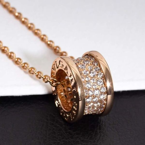 

Luxury Fashion Designer Women's Delicate Pendant Necklace Classic Savage Waist Pendant Delicate Simple Diamond Pendant Women's Jewelry Versatile Popular Necklace