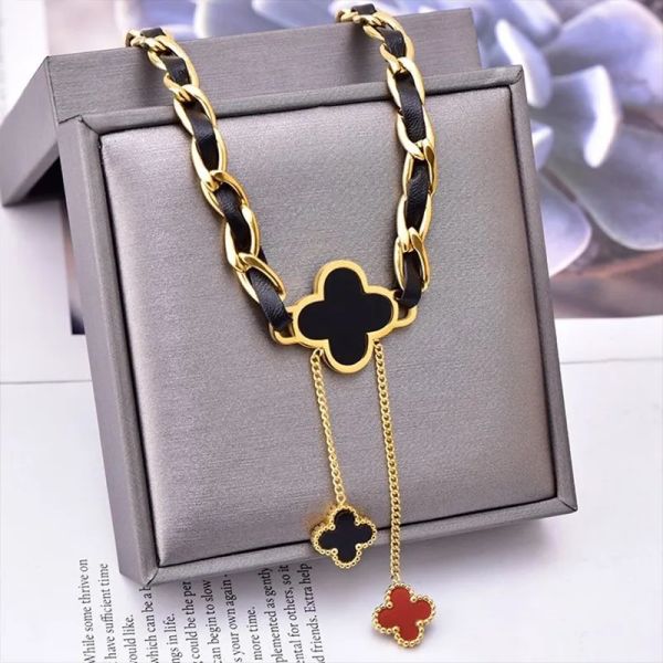 Designer Newest Women's Sweater Chain Necklace 4/four Leaf Clover Pendant Long Double-sided Black White Jewelry Autumn and Winter
Designer Newest Women's Sweater Chain Necklace 4/four Leaf Clover Pendant Long Double-sided Black White Jewelry Autumn and Winter