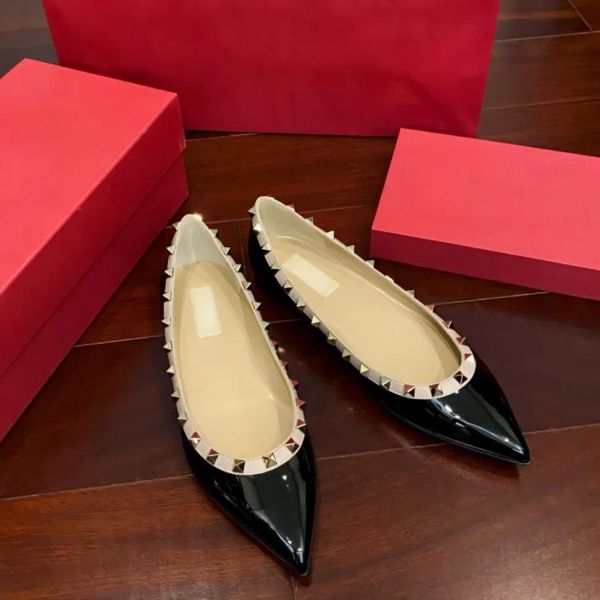 Brand Summer Designer Womens rivet Sandals Patent Leather Sexy Pointed Toe Womens Beach Sexy Party Studded Wedding Shoes Flats 35-44, Color 14
Brand Summer Designer Womens rivet Sandals Patent Leather Sexy Pointed Toe Womens Beach Sexy Party Studded Wedding Shoes Flats 35-44, Color 14