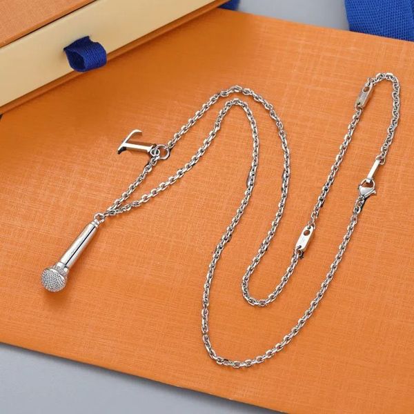 Classic Fashion Microphone Pendant Necklace for Men and Women Luxury Designer Necklace Silver Plated High Quality Women Necklace Designer Jewelry Silver Necklace
Classic Fashion Microphone Pendant Necklace for Men and Women Luxury Designer Necklace Silver Plated High Quality Women Necklace Designer Jewelry Silver Necklace
