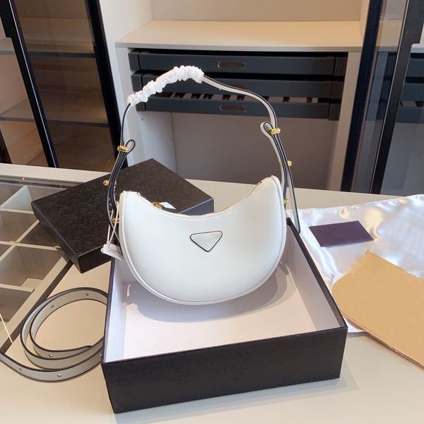 Women classic Designer Bag Ladies Fashion Letter Crossbody Bag Solid Color Shoulder Bags Interior Spacing Daily Capacity Handbags 21x13x6cm, P2-21x13x6cm
Women classic Designer Bag Ladies Fashion Letter Crossbody Bag Solid Color Shoulder Bags Interior Spacing Daily Capacity Handbags 21x13x6cm, P2-21x13x6cm