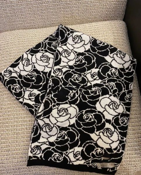 2024 Designer Scarf Luxury Fashion trend Classics Women Double sided Cashmere Celestial Unicorn Plaid Letter Printing Pure Cashmere Men sided Shawl Scarf with Box
2024 Designer Scarf Luxury Fashion trend Classics Women Double sided Cashmere Celestial Unicorn Plaid Letter Printing Pure Cashmere Men sided Shawl Scarf with Box