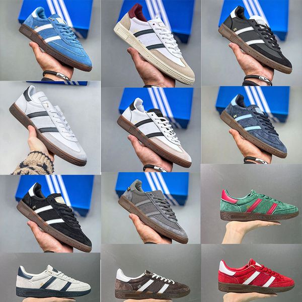 Originals Handball SpezialJean Casual Shoes For Men Women Designer Core Black Navy Gum Chalk White Light Blue Platform Sneakers Size Designer Shoes
Originals Handball SpezialJean Casual Shoes For Men Women Designer Core Black Navy Gum Chalk White Light Blue Platform Sneakers Size Designer Shoes
