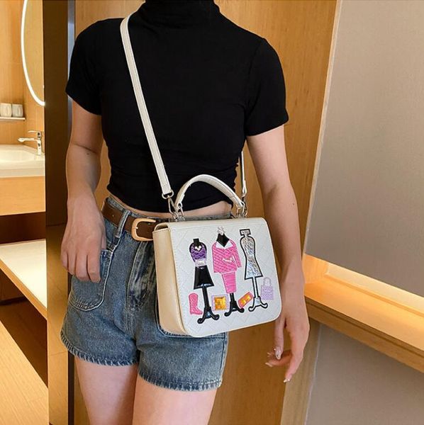 Women bag sense Baroque retro embroidery handbag Japanese patch fashion backpack this year's popular Pearl hand padded leather handbags wholesale factory, Black
Women bag sense Baroque retro embroidery handbag Japanese patch fashion backpack this year's popular Pearl hand padded leather handbags wholesale factory, Black