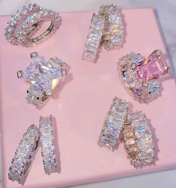 cluster rings wholesale iced out bling 5a white pink cubic zirconia cz engagement band wedding rings for women 230630, Golden;silver
cluster rings wholesale iced out bling 5a white pink cubic zirconia cz engagement band wedding rings for women 230630, Golden;silver