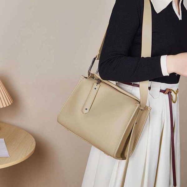 genuine leather bag women's new simple one shoulder crossbody bag genuine leather small and high sense women's one shoulder pillow
genuine leather bag women's new simple one shoulder crossbody bag genuine leather small and high sense women's one shoulder pillow