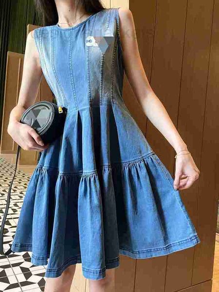 basic & casual dresses designer 23 summer letter label sleeveless dress women's denim puffy skirt with waist tucked pleats, versatile a, Black;gray
basic & casual dresses designer 23 summer letter label sleeveless dress women's denim puffy skirt with waist tucked pleats, versatile a, Black;gray