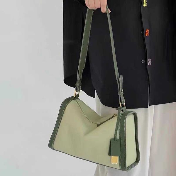 new pillow bag women's contrast one shoulder crossbody bag commuter bag isn style leisure underarm bag youth factory goods
new pillow bag women's contrast one shoulder crossbody bag commuter bag isn style leisure underarm bag youth factory goods