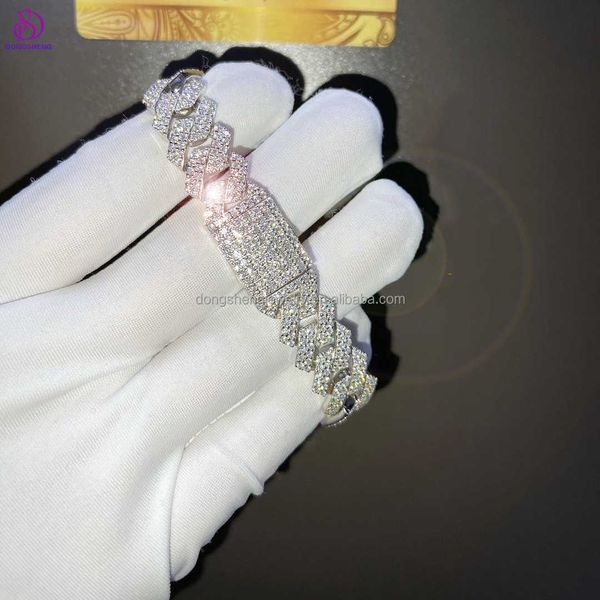 14mm wide diamond hip hop fashion jewelry iced out vvs moissanite cuban bracelet for men and women, Golden;silver
14mm wide diamond hip hop fashion jewelry iced out vvs moissanite cuban bracelet for men and women, Golden;silver
