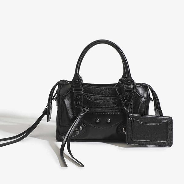 paris rivet locomotive bag ins spicy girl bag advanced fashion carrying pillow bag one shoulder crossbody bag
paris rivet locomotive bag ins spicy girl bag advanced fashion carrying pillow bag one shoulder crossbody bag