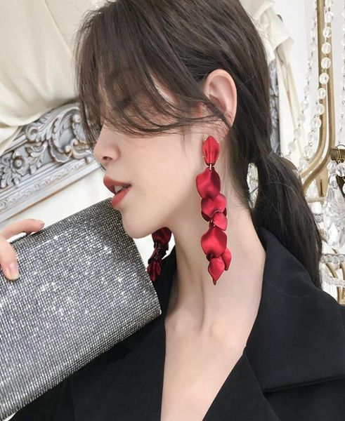 fashion new creative metal petals exaggerated temperament long women drop earrings jewelry fashion personality3084870, Silver
fashion new creative metal petals exaggerated temperament long women drop earrings jewelry fashion personality3084870, Silver