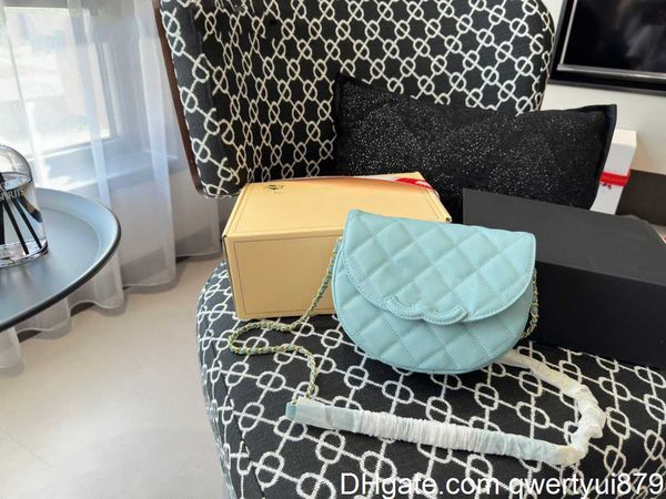 2024 new fashion designer caviar leather bags classic diamond lattice quilted gold metal hardware matelasse chain crossbody shoulder luxury
2024 new fashion designer caviar leather bags classic diamond lattice quilted gold metal hardware matelasse chain crossbody shoulder luxury