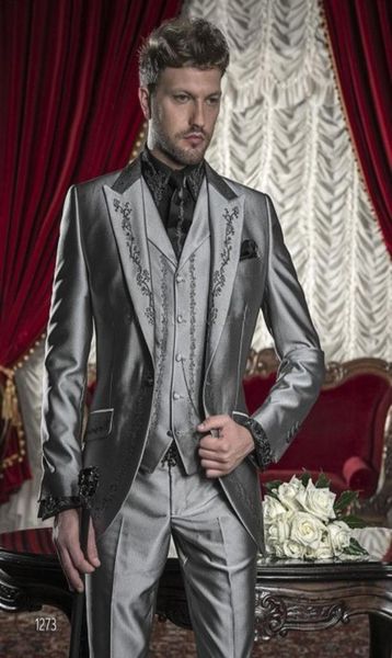 gwenhwyfar 2018 embroidery groomsmen tuxedos jacketpantsvest sliver groom wedding men suit set prom mens suits blazers costume6534652, Black;gray
gwenhwyfar 2018 embroidery groomsmen tuxedos jacketpantsvest sliver groom wedding men suit set prom mens suits blazers costume6534652, Black;gray