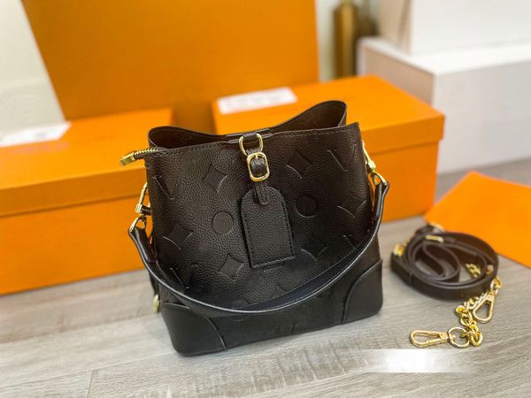 2023 new brand genuine leather design bucket bag classic shoulder bag clutch handbag luxury crossbody bag tote bag designer bag
2023 new brand genuine leather design bucket bag classic shoulder bag clutch handbag luxury crossbody bag tote bag designer bag