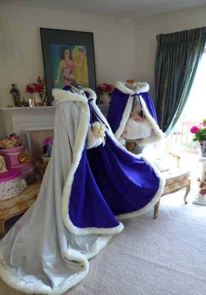 2020 royal blue bridal cloaks capes long christmas hooded cloak winter halloween jacket wedding bridesmaid wraps4783544, White
2020 royal blue bridal cloaks capes long christmas hooded cloak winter halloween jacket wedding bridesmaid wraps4783544, White