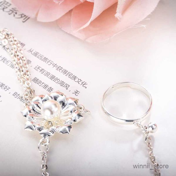 charm bracelets fashion lotus bracelet one chain jewelry for women matching bracelets bangles for women valentines day gift r230701, Golden;silver
charm bracelets fashion lotus bracelet one chain jewelry for women matching bracelets bangles for women valentines day gift r230701, Golden;silver