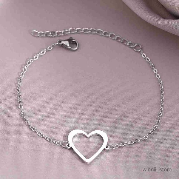 charm bracelets stainless steel bracelets simple sweet heart charms chain fashion bracelet for women jewelry party teen girls gifts r230701, Golden;silver
charm bracelets stainless steel bracelets simple sweet heart charms chain fashion bracelet for women jewelry party teen girls gifts r230701, Golden;silver