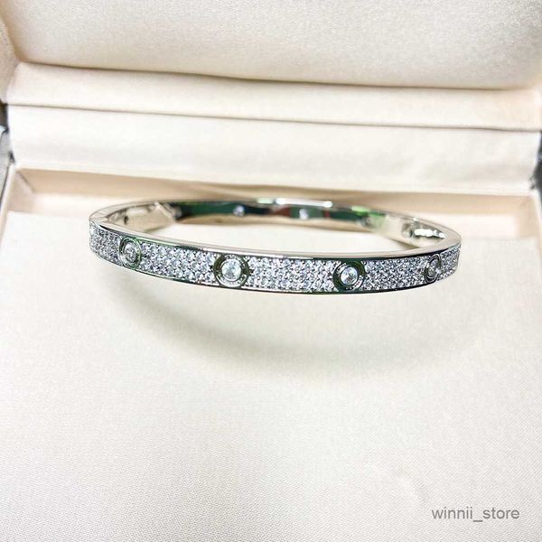 charm bracelets popular products fashion luxury women men's bracelets inlaid fashion party classic style bracelet r230701, Golden;silver
charm bracelets popular products fashion luxury women men's bracelets inlaid fashion party classic style bracelet r230701, Golden;silver
